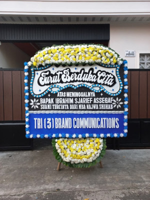Papan Bunga Duka di Karang Anyar Pantai